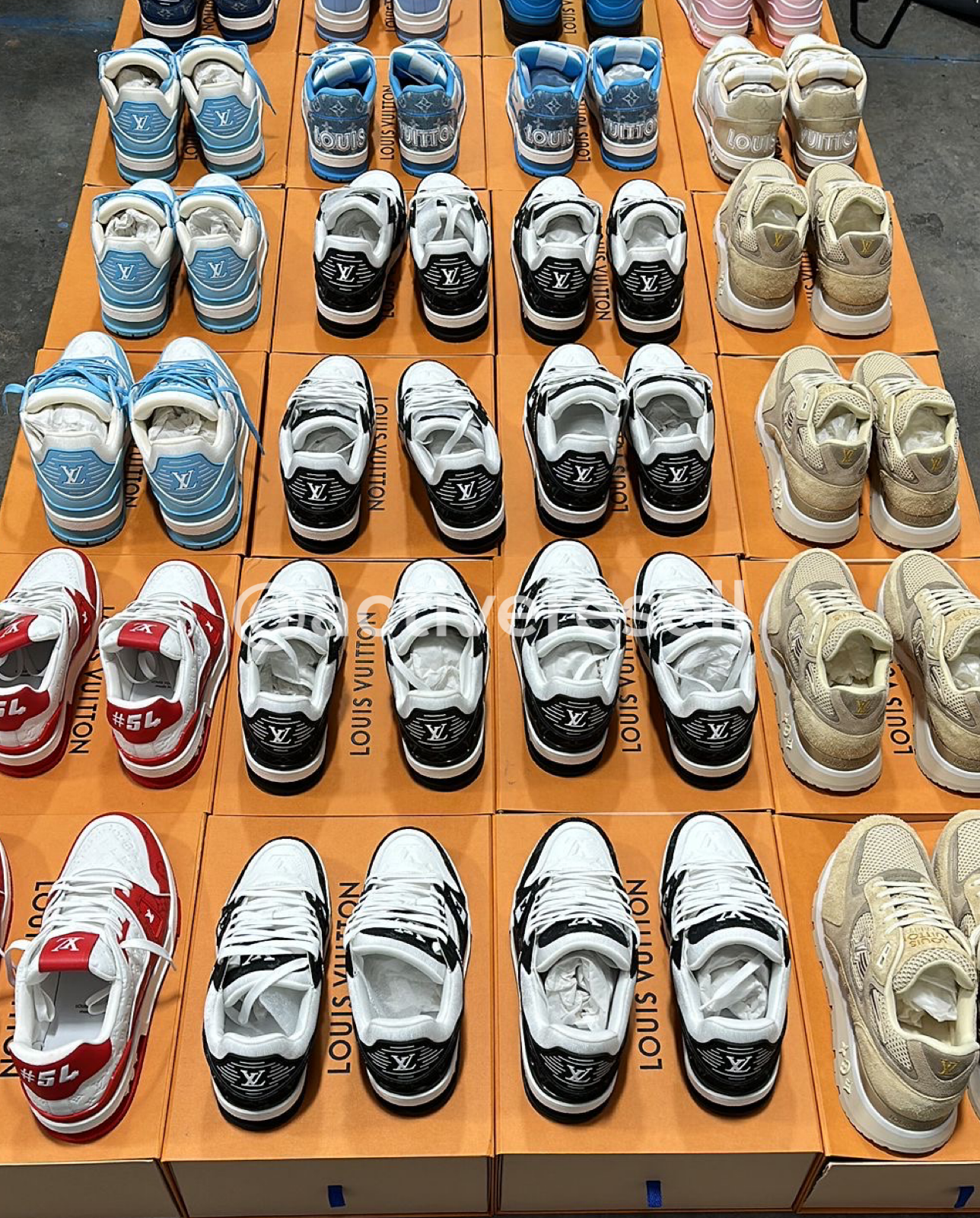 #1 Luxury Footwear Suppliers